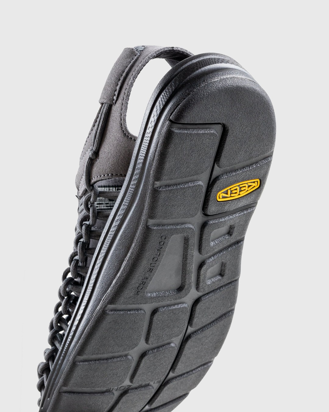 Keen – Uneek Magnet/Black - Sandals - Grey - Image 6