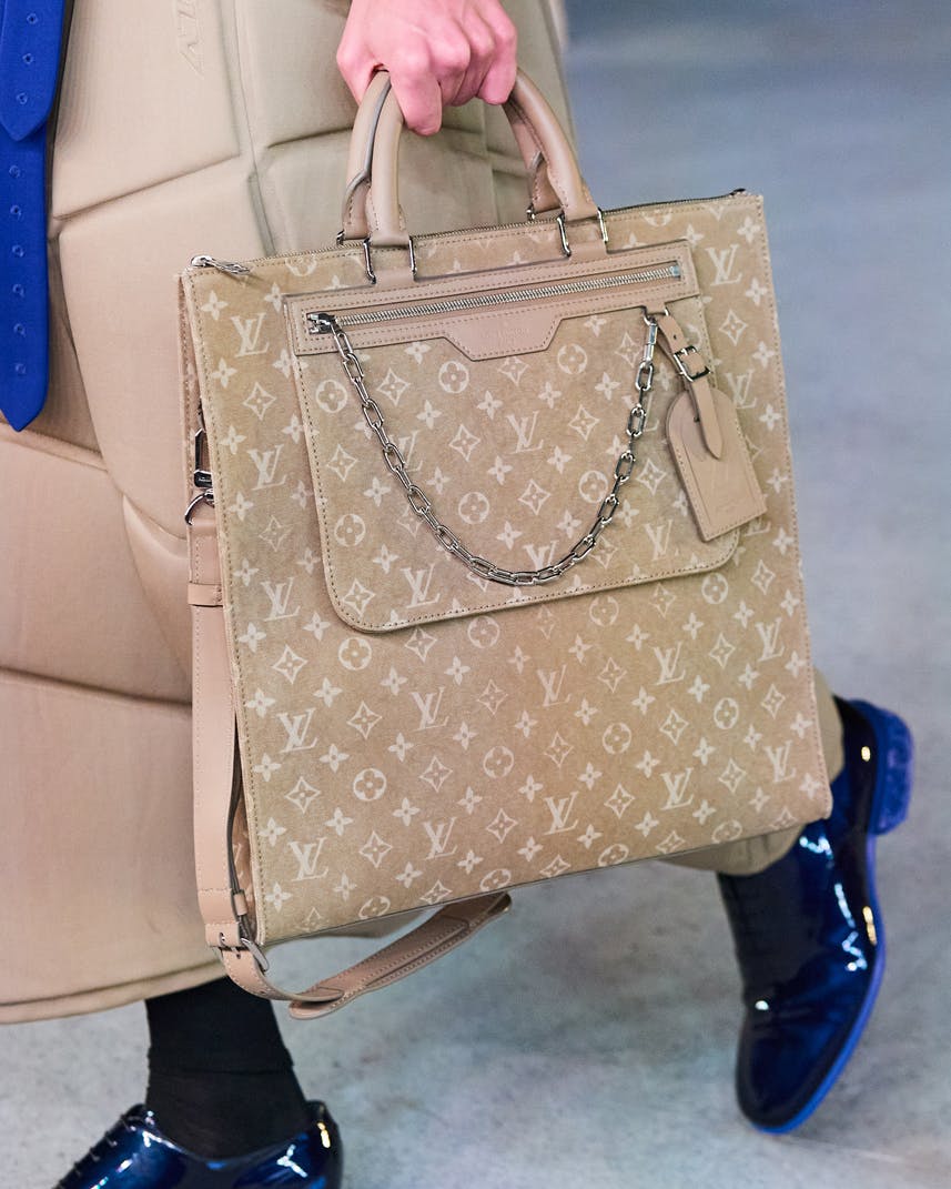 virgil-abloh-louis-vuitton-ss22-collection-details-nike (19)