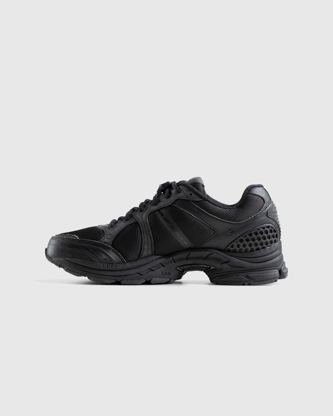 Saucony – ProGrid Triumph 4 Black - Sneakers - Black - Image 2