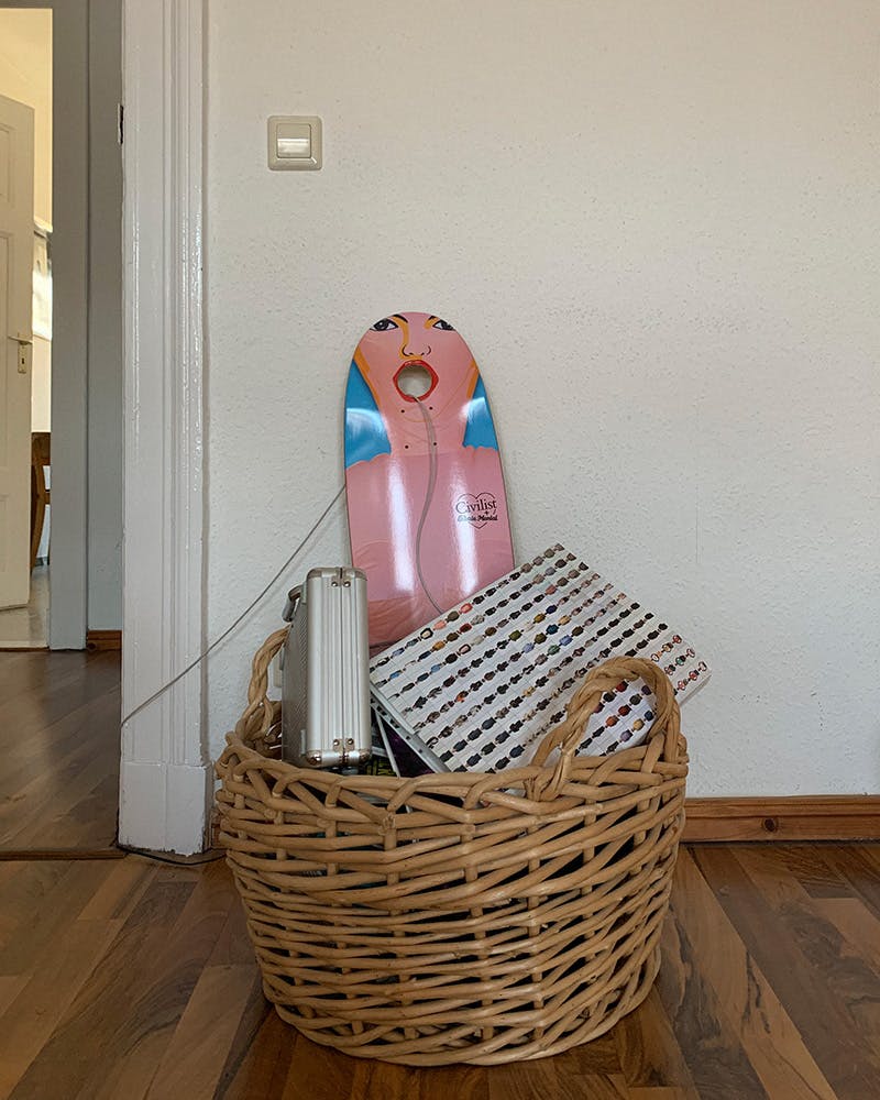 wfh-office-tour-look-inside-home-offices-hendrik-02