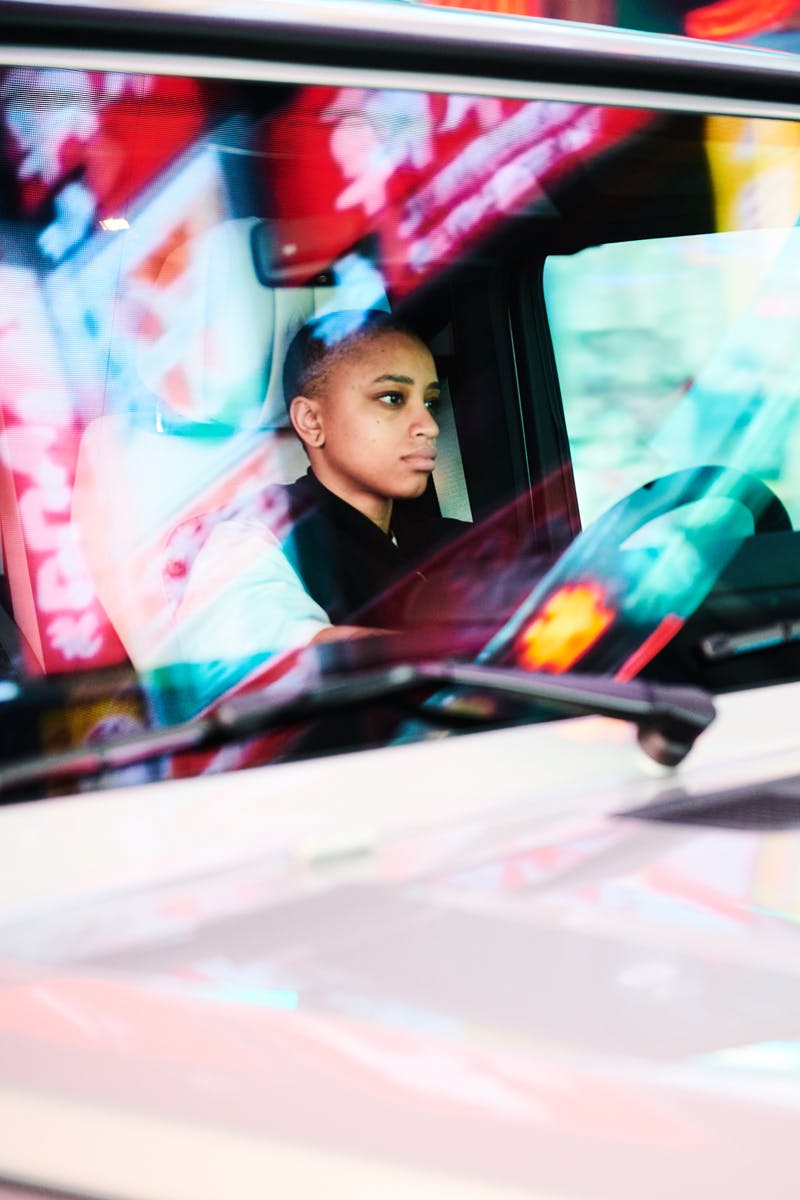 palace-skateboards-mercedes-amg-ss22-collab-cars (5)