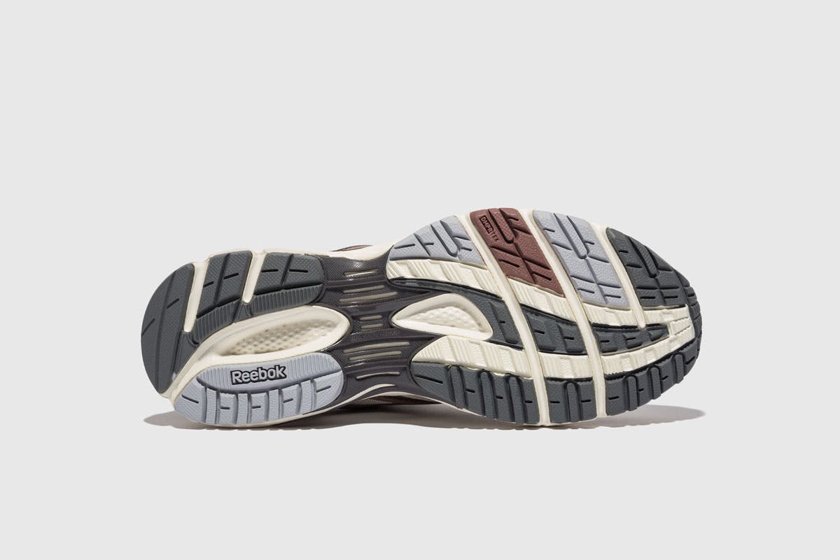 packer-x-reebok-trinity-premier-release-date-price-beige-07