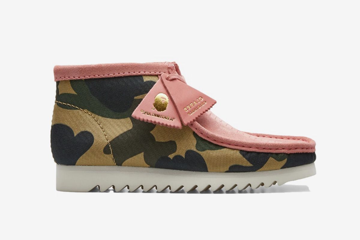 話題の行列 Desert & Wallabee Clarks x BAPE Boot: Info Release & Images 靴