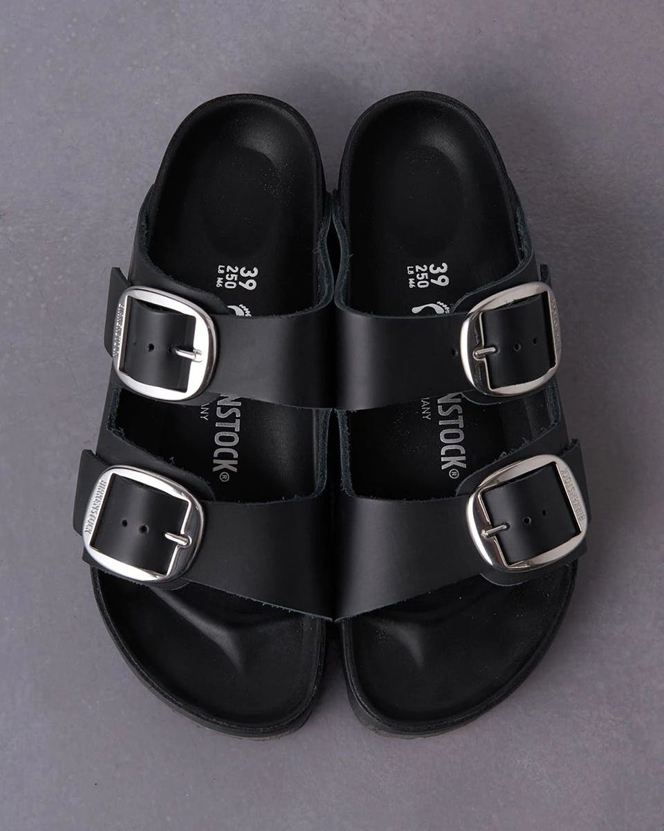 birkenstock-united-arrows-arizona-big-buckle-collab (3)