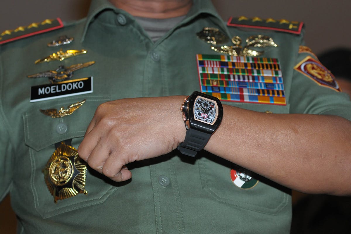 5 biggest watch industry scandals modern history main audemars piguet iwc schaffhausen richard mille