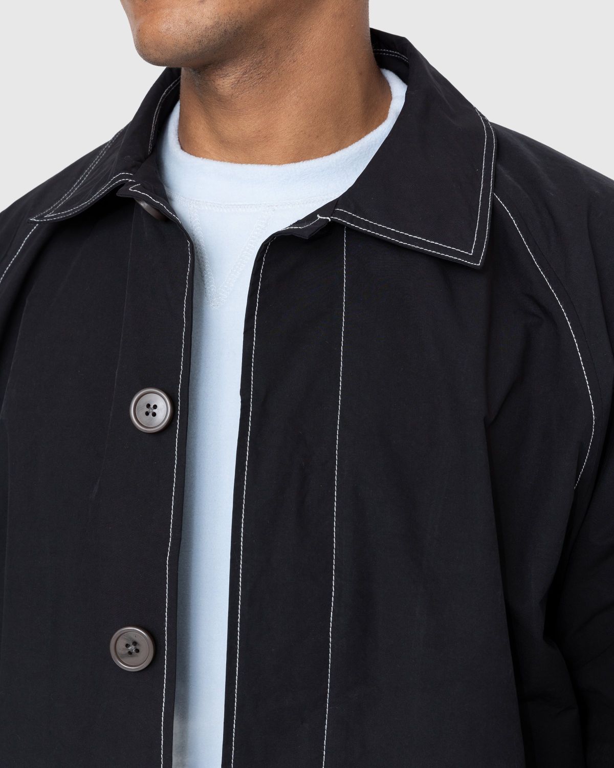 Highsnobiety – Contrast Mac Jacket Black - Trench Coats - Beige - Image 6