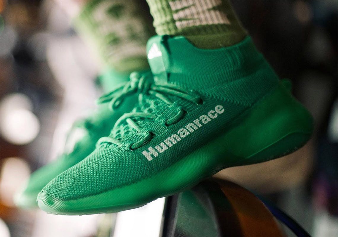 Ascensor Buscar Parque jurásico Pharrell Williams x adidas Human Race Sichona: Official First Look