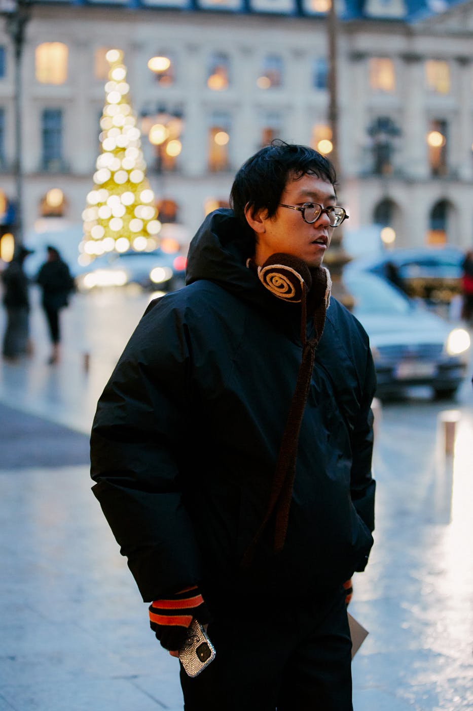 paris-fashion-week-fw23-streetstyle (38)