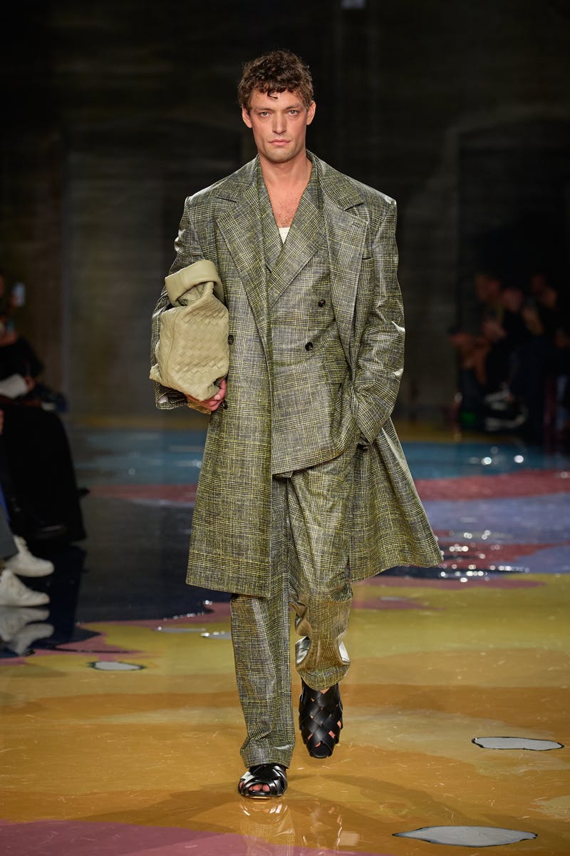 bottega-veneta-ss23-runway-show-collection-29