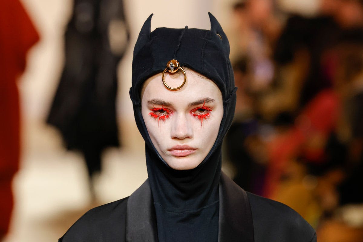 paris-fashion-week-fall-2023-beauty-trends-feat