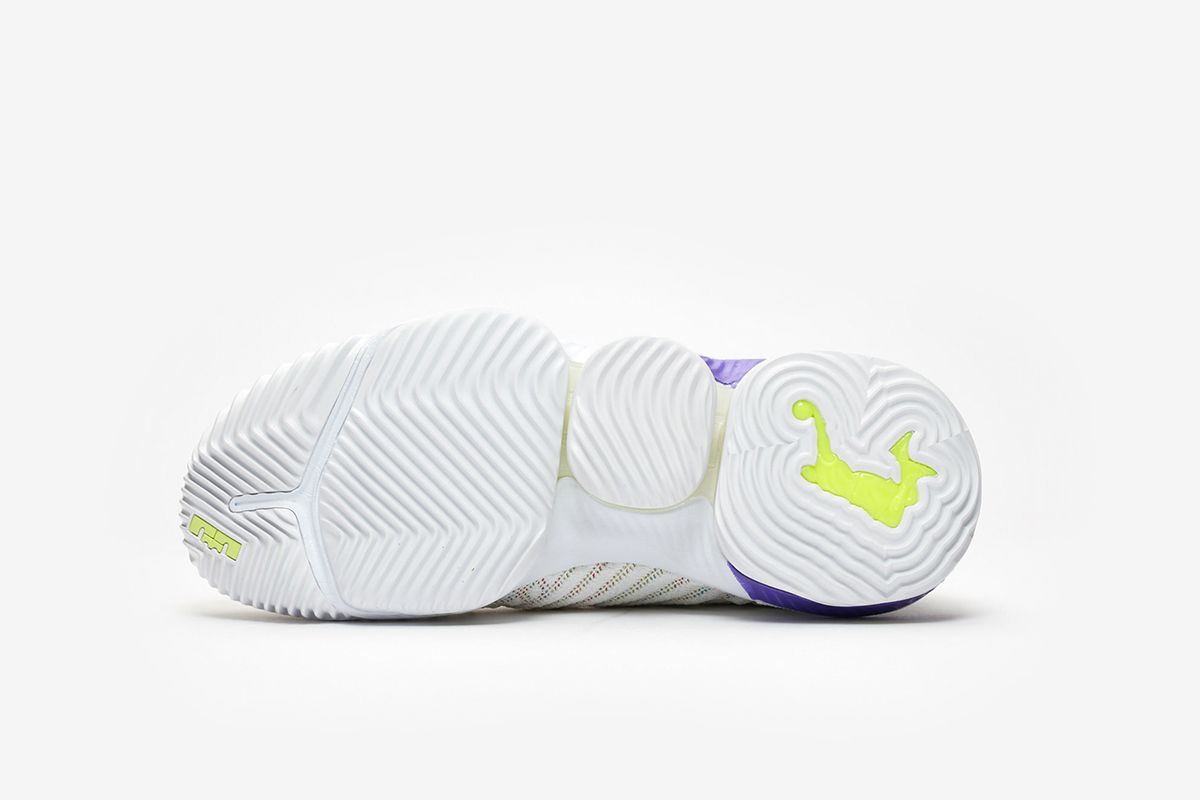 nike sb frog skateboard