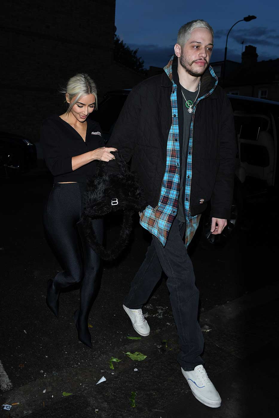 pete-davidson-hidden-ny-supreme-outfit-style-1