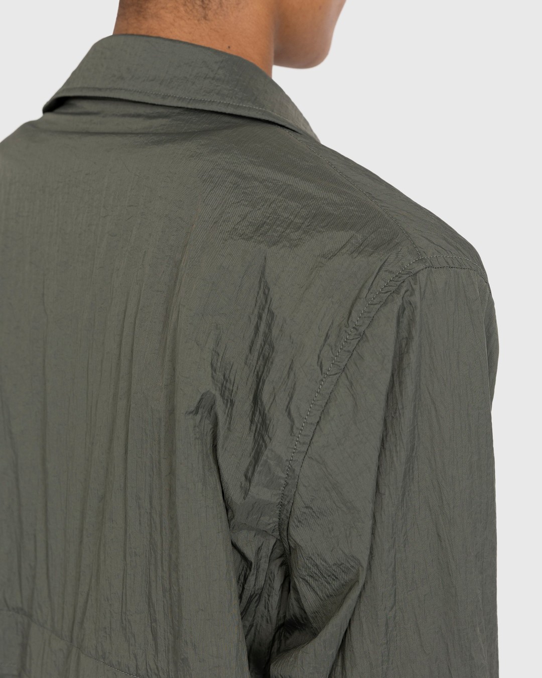 Highsnobiety – Crinkle Nylon Mac Khaki - Trench Coats - Green - Image 8