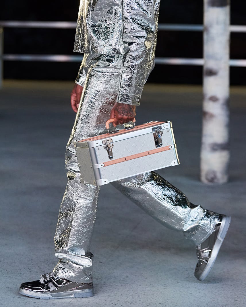 virgil-abloh-louis-vuitton-ss22-collection-details-nike (85)