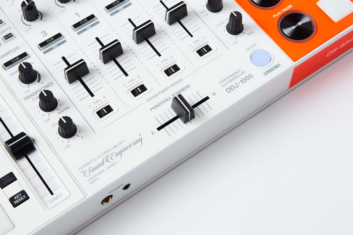 off-white-pioneer-dj-controller-apparel-collab- (3)