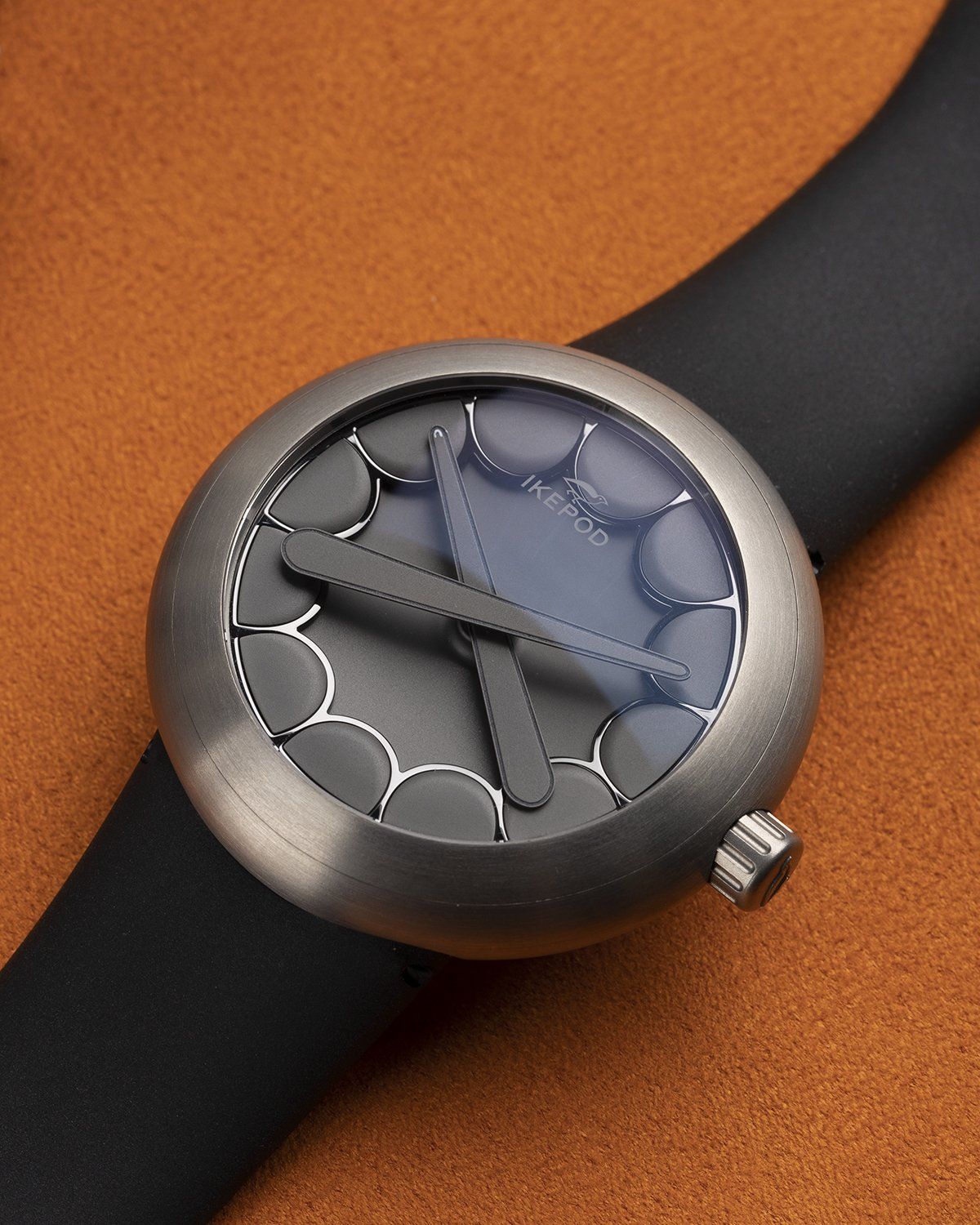 KAWS x Ikepod Horizon – Complete Set (2012 NOS) - Watches - Black - Image 12
