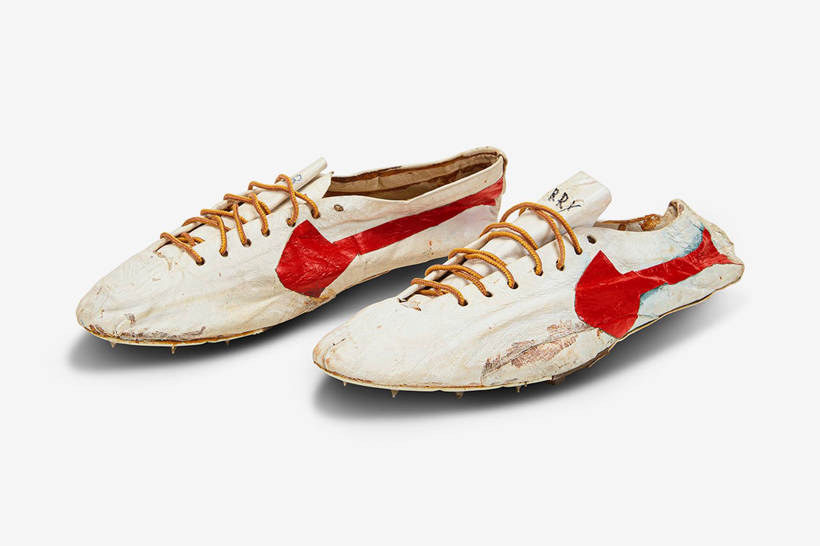 bill-bowerman-track-spikes-sothebys-olympic-auction-01