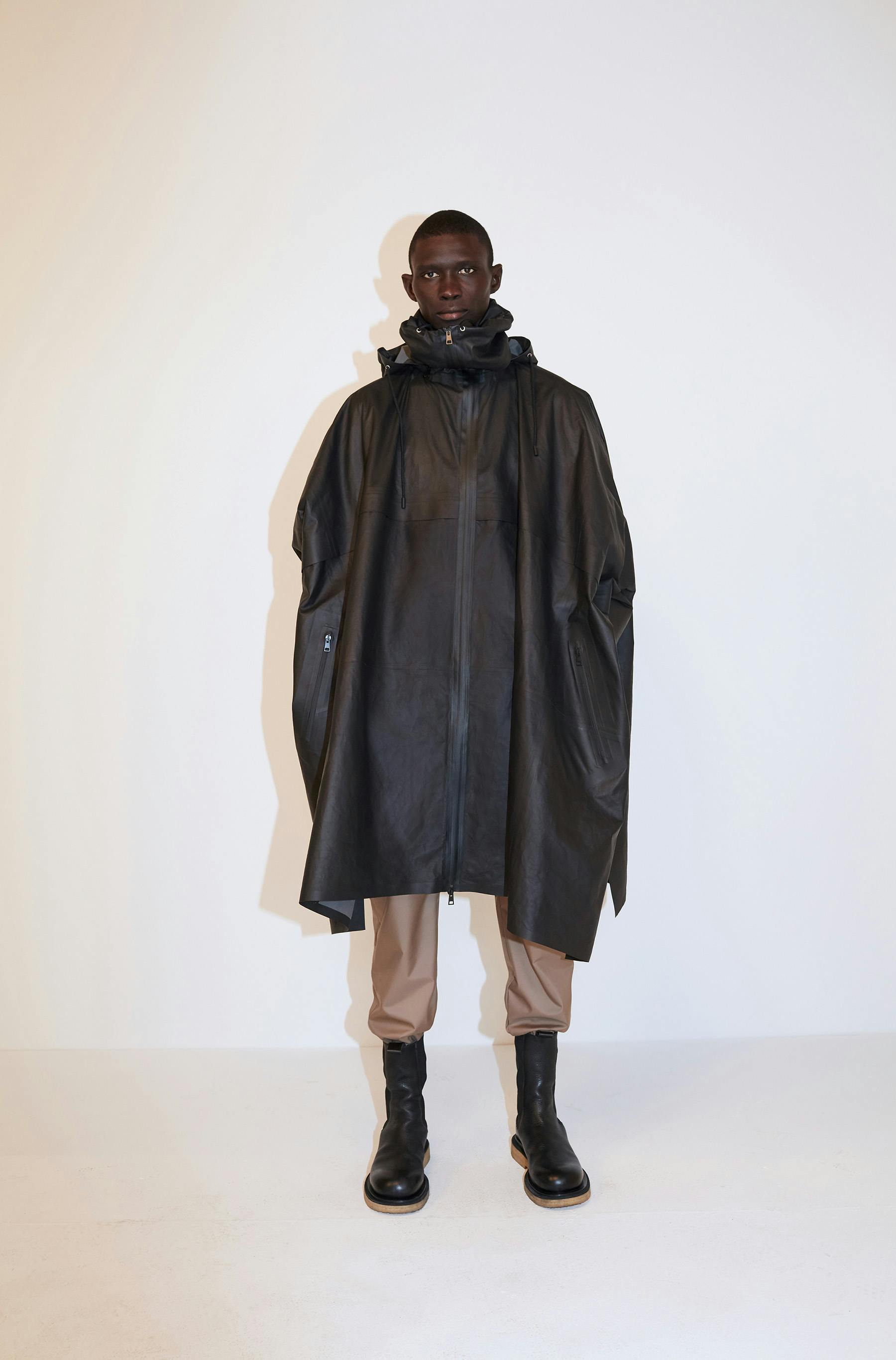 DIGITAL_BOTTEGAVENETA_PS20_80_001_crop_UC842085