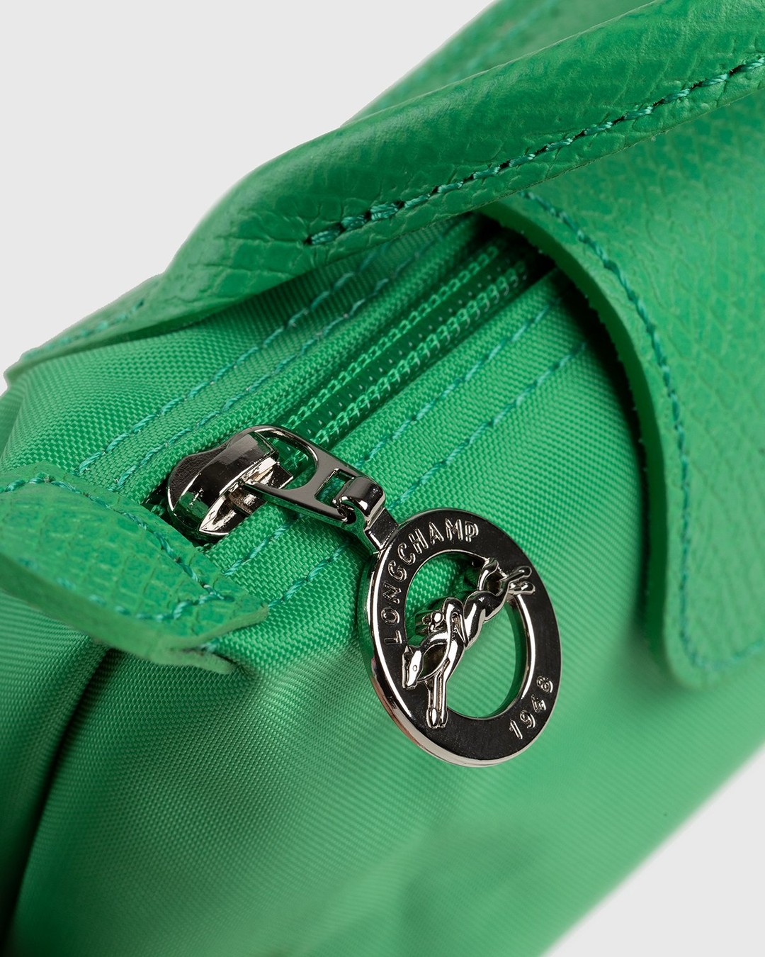 Longchamp x André Saraiva – Le Pliage André Pouch Green