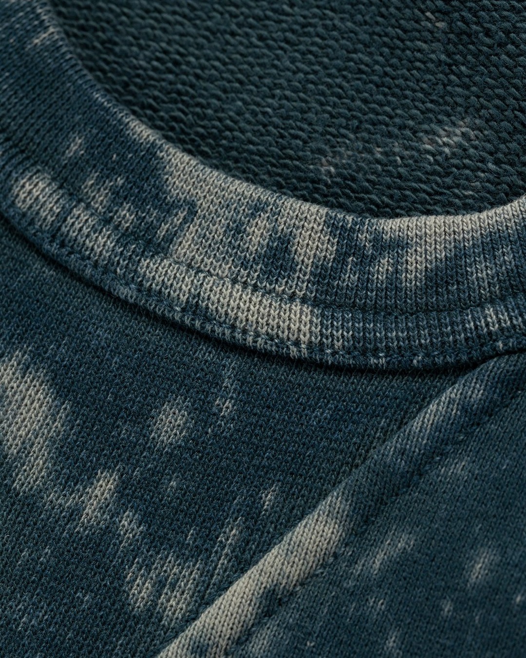 Stone Island – 61538 Garment-Dyed Cotton Fleece Crewneck Mid Blue - Sweats - Blue - Image 3