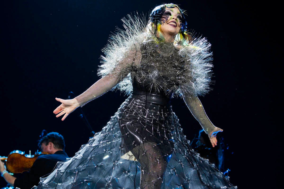 bjork-coachella-outfit-2023-2