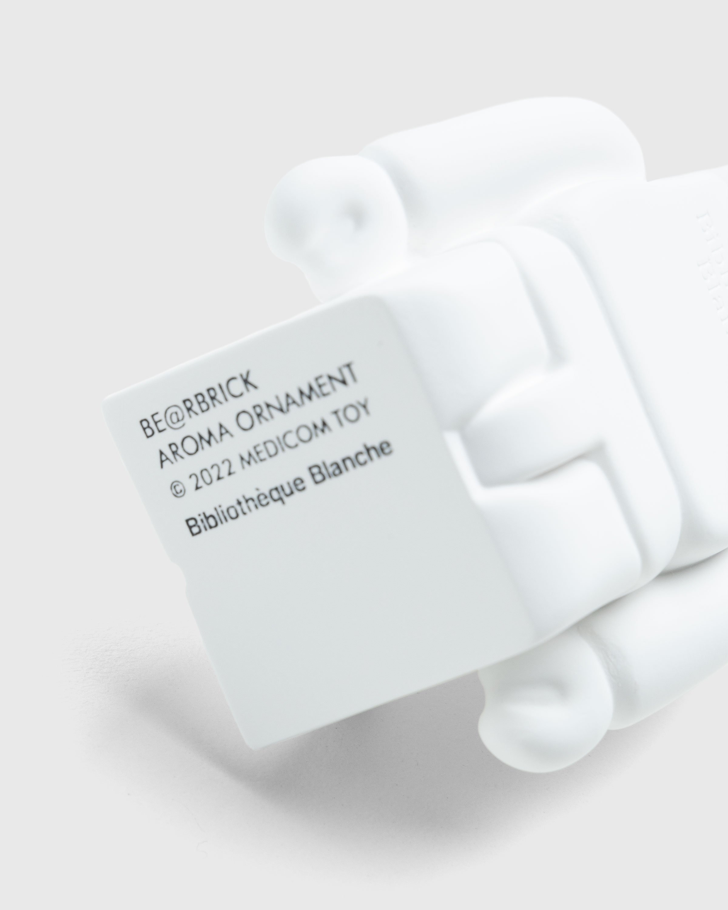 Medicom – Be@rbrick Aroma Ornament No.0 Liberty Fabrics Katie and Millie Mulch - Ceramics - Brown - Image 5