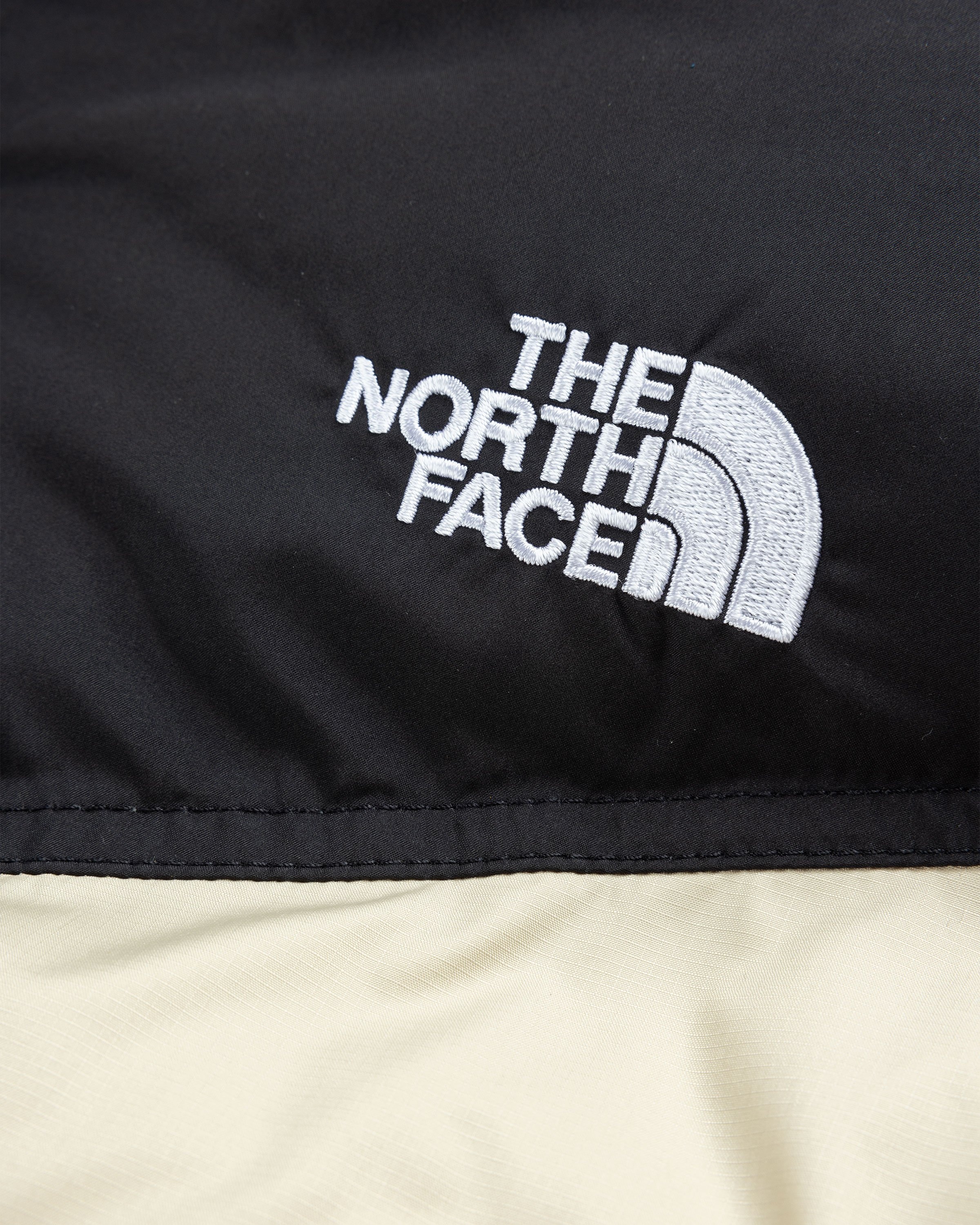 Puffer The North Face Black size M International in Polyester