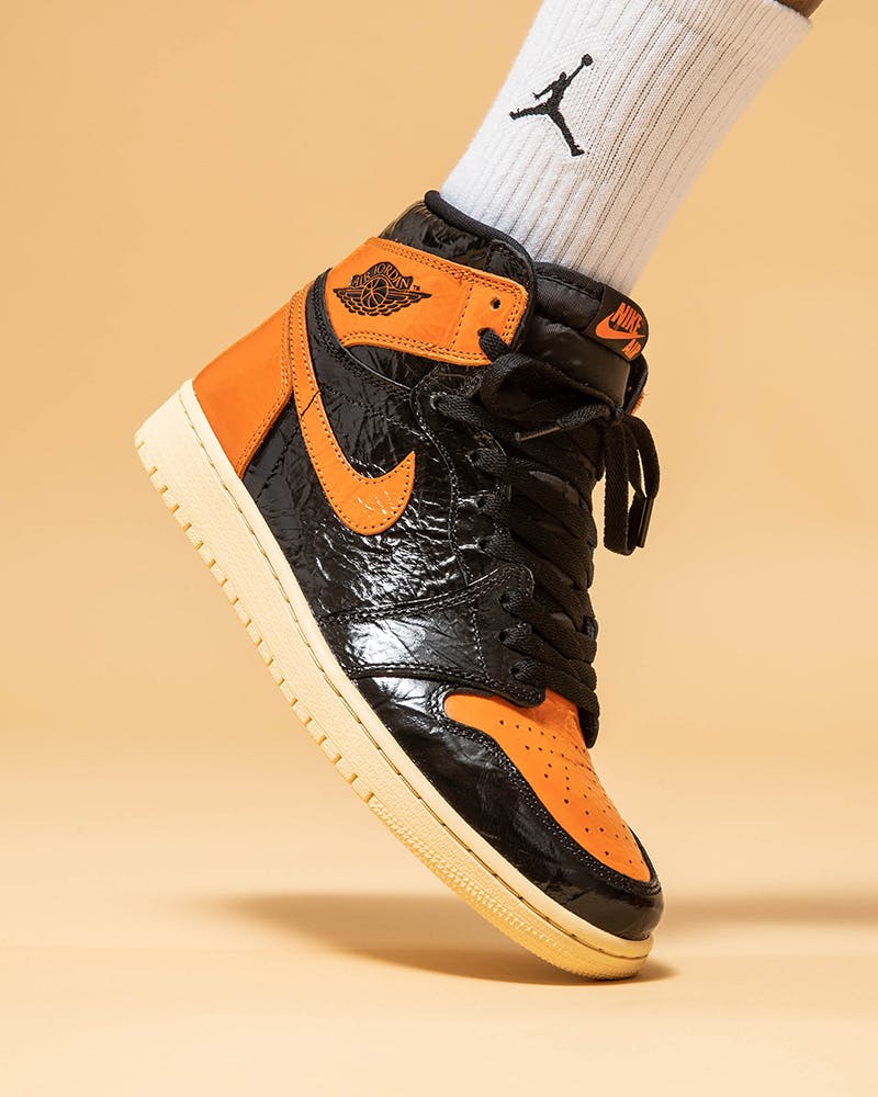 nike air jordan shattered backboard