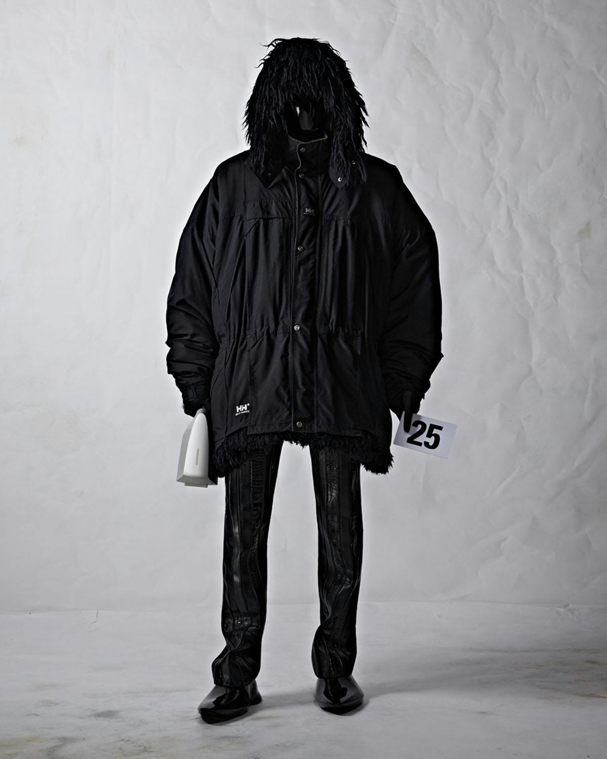 balenciaga-couture-2022-kim-kardashian-25
