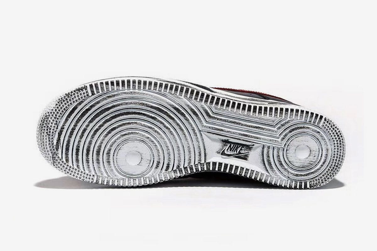 G-Dragon’s PEACEMINUSONE x Nike red swoosh Korea-exclusive