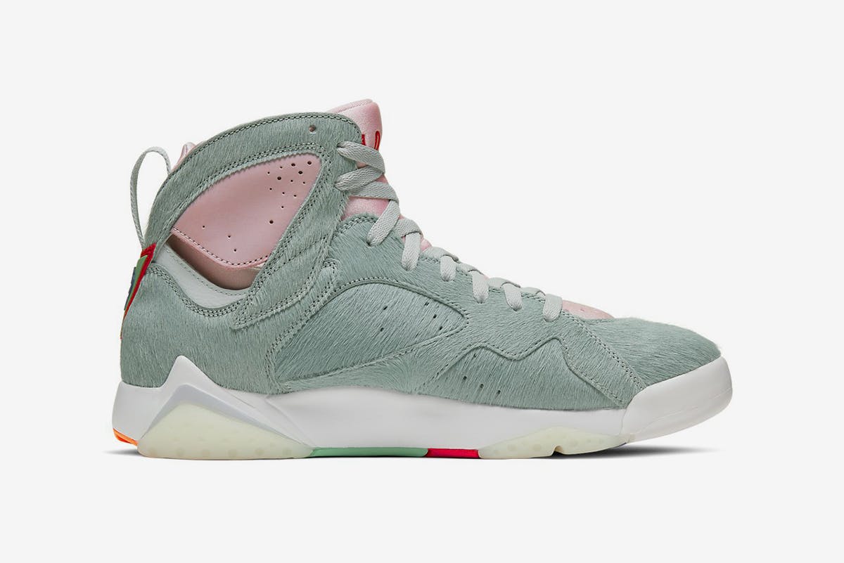 Nike Air Jordan 7 "Hare 2.0"