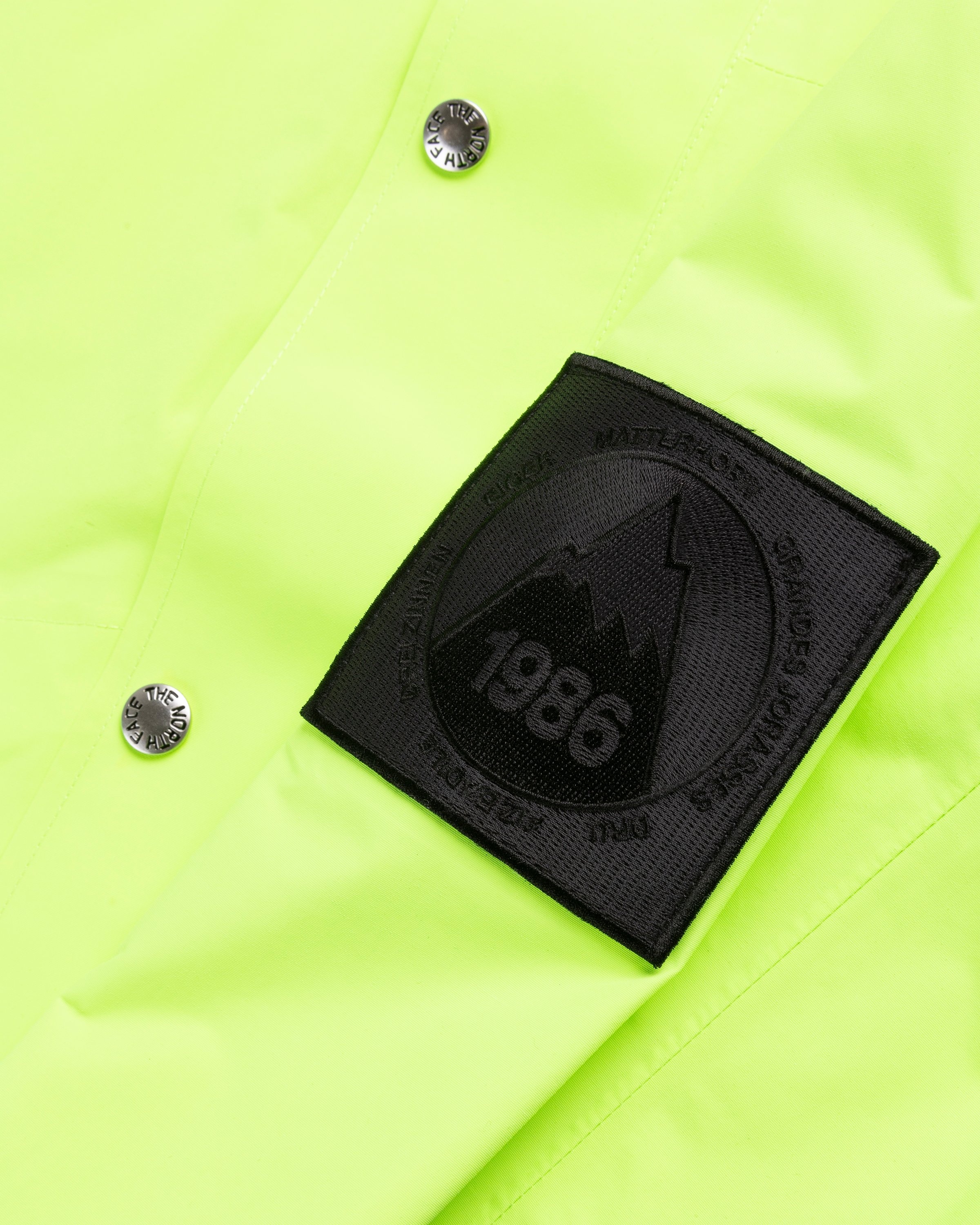 The North Face – M Origins 86 Mountain Jacket Safety Green - Windbreakers - Green - Image 8