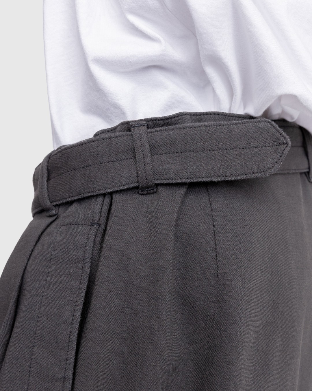 Lemaire – Loose Pleated Pants Grey - Pants - Brown - Image 8