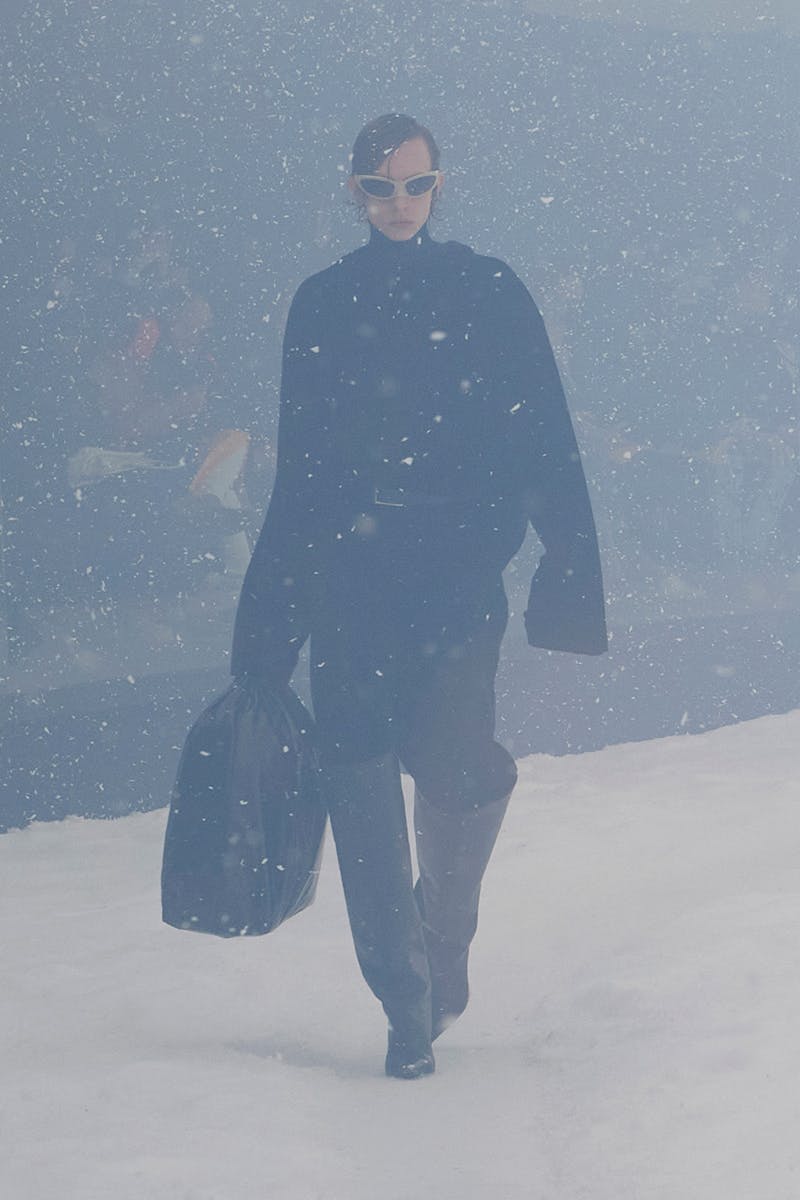 balenciaga-fw22-collection-runway-show-23