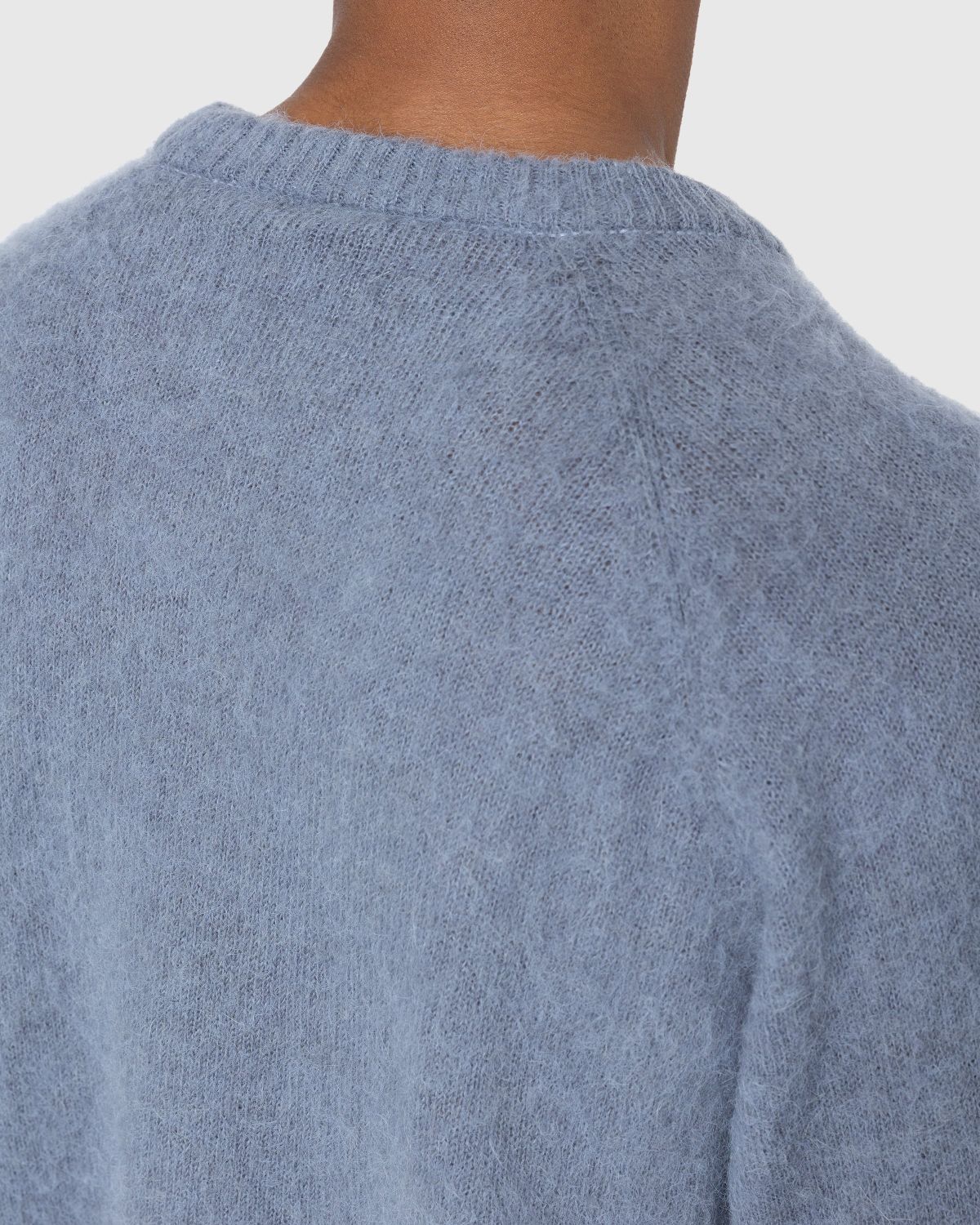 Highsnobiety – Alpaca Raglan Sweater Blue - Crewnecks - Blue - Image 5