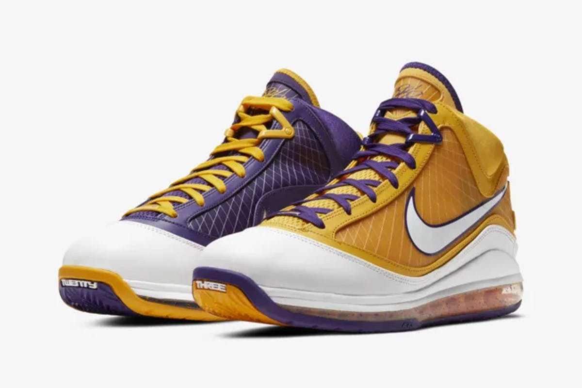 nike-lebron-7-media-day-release-date-price-01