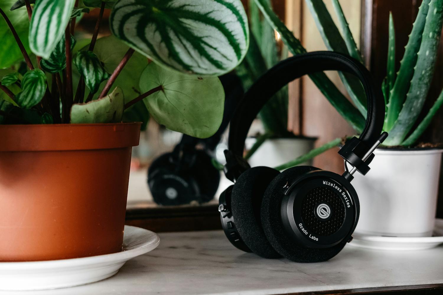Grado GW100 Wireless Headphones Coffee Shop Grado Labs GW100