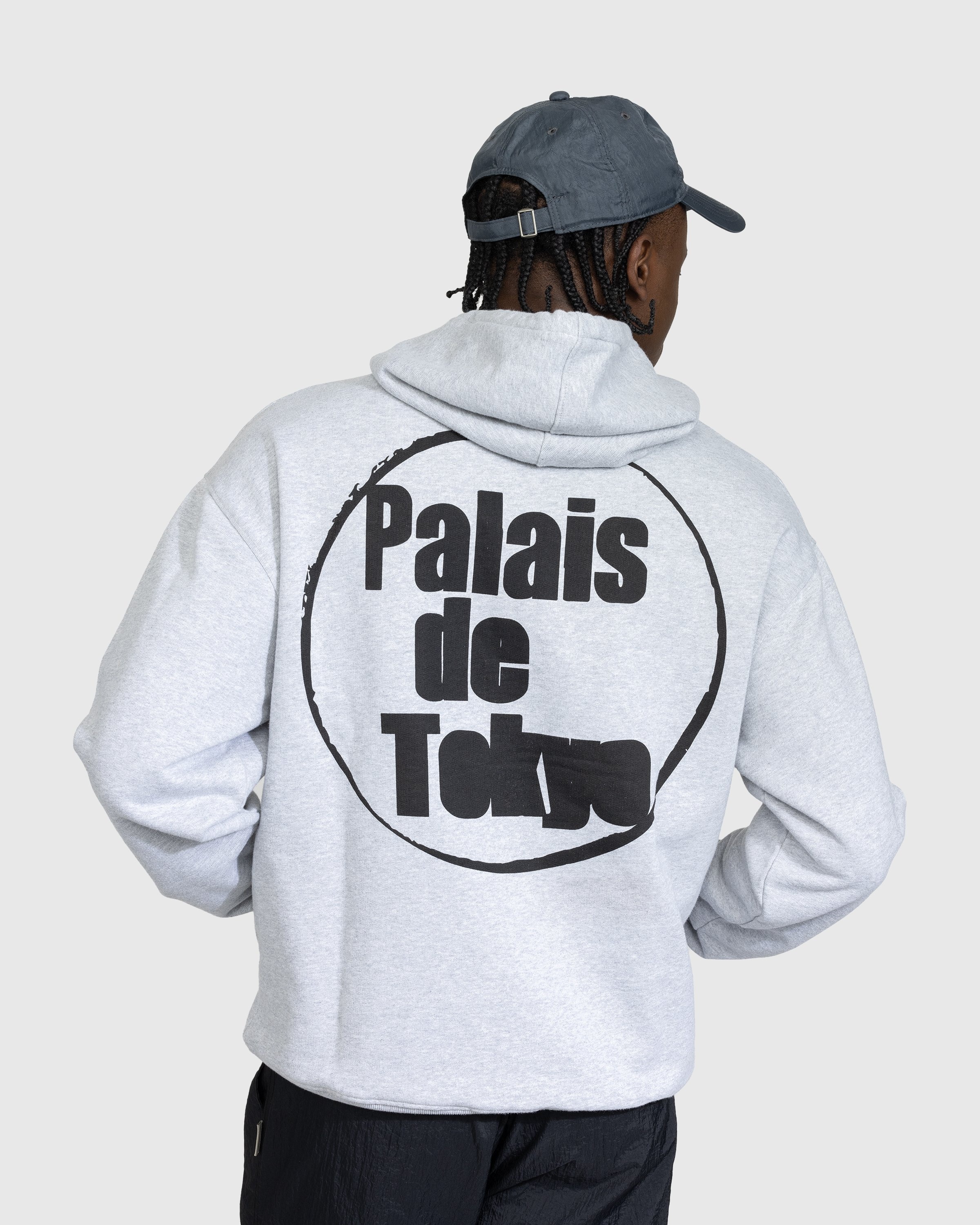 Palais de Tokyo x Highsnobiety – Hoodie Grey - Sweats - Grey - Image 4