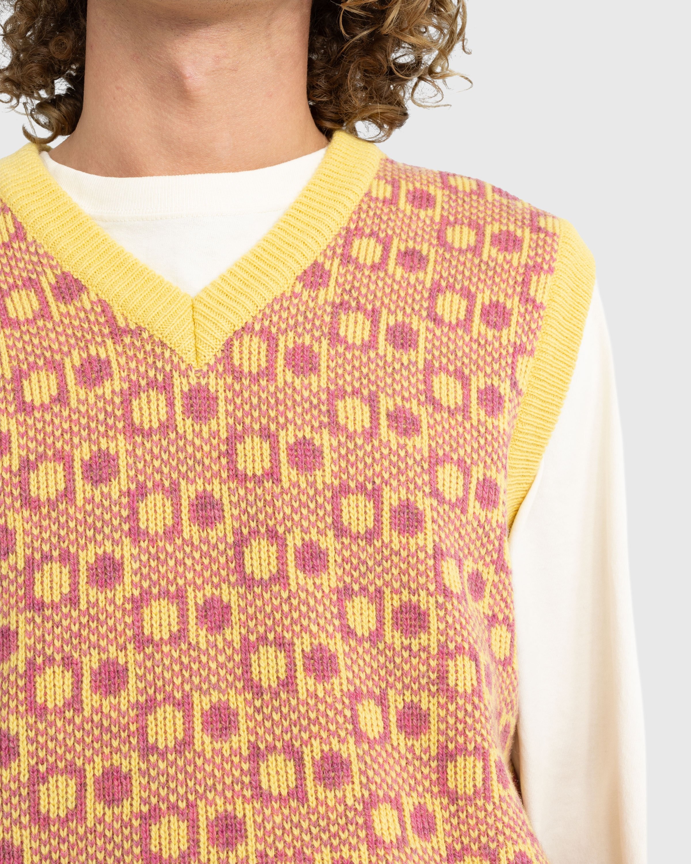 Marni – V-Neck Sweater Vest Cassis | Highsnobiety Shop