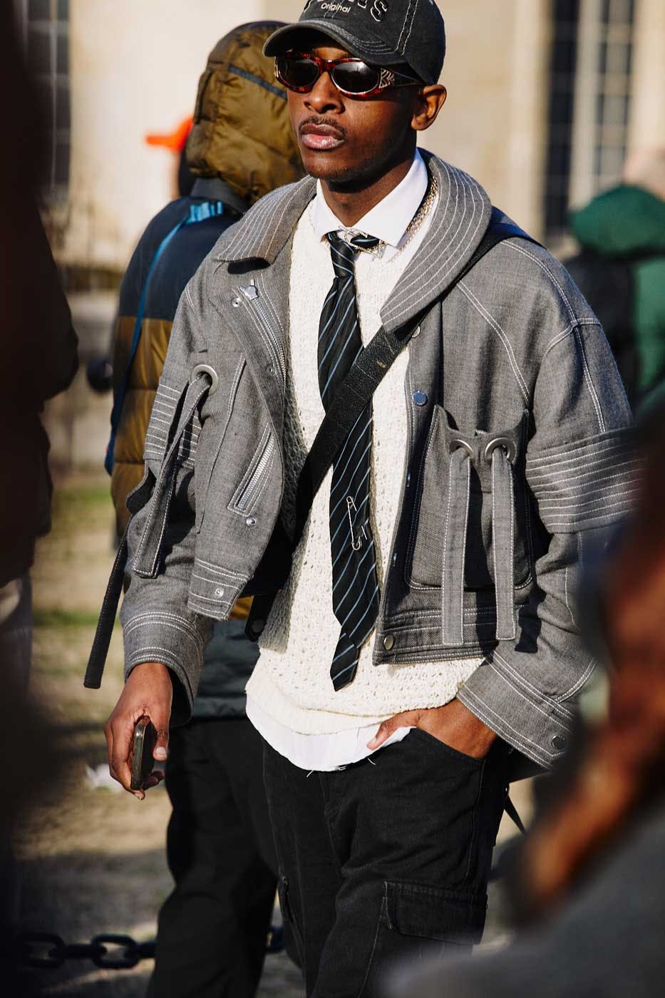 paris-fashion-week-fw23-streetstyle-(21)