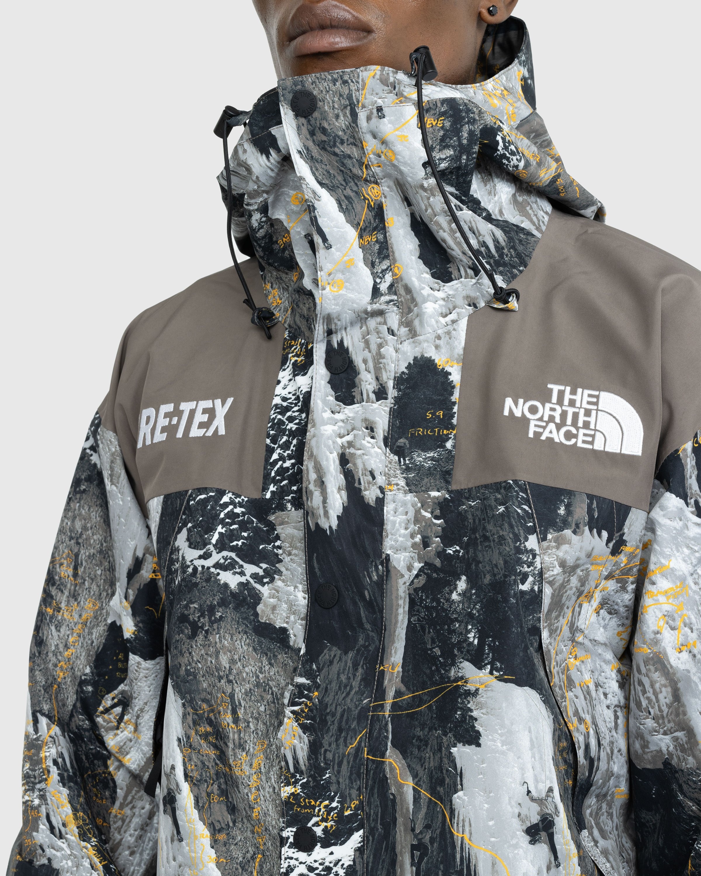 The North Face Outlet: nylon jacket with camouflage print - Blue