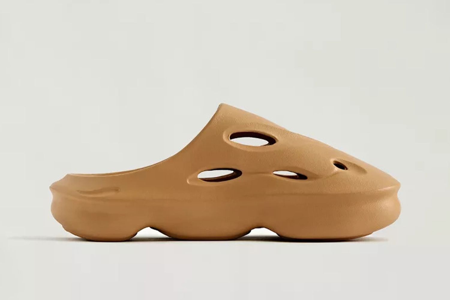 Shop the UO Molded Water Shoes at Urban Outfitters Here