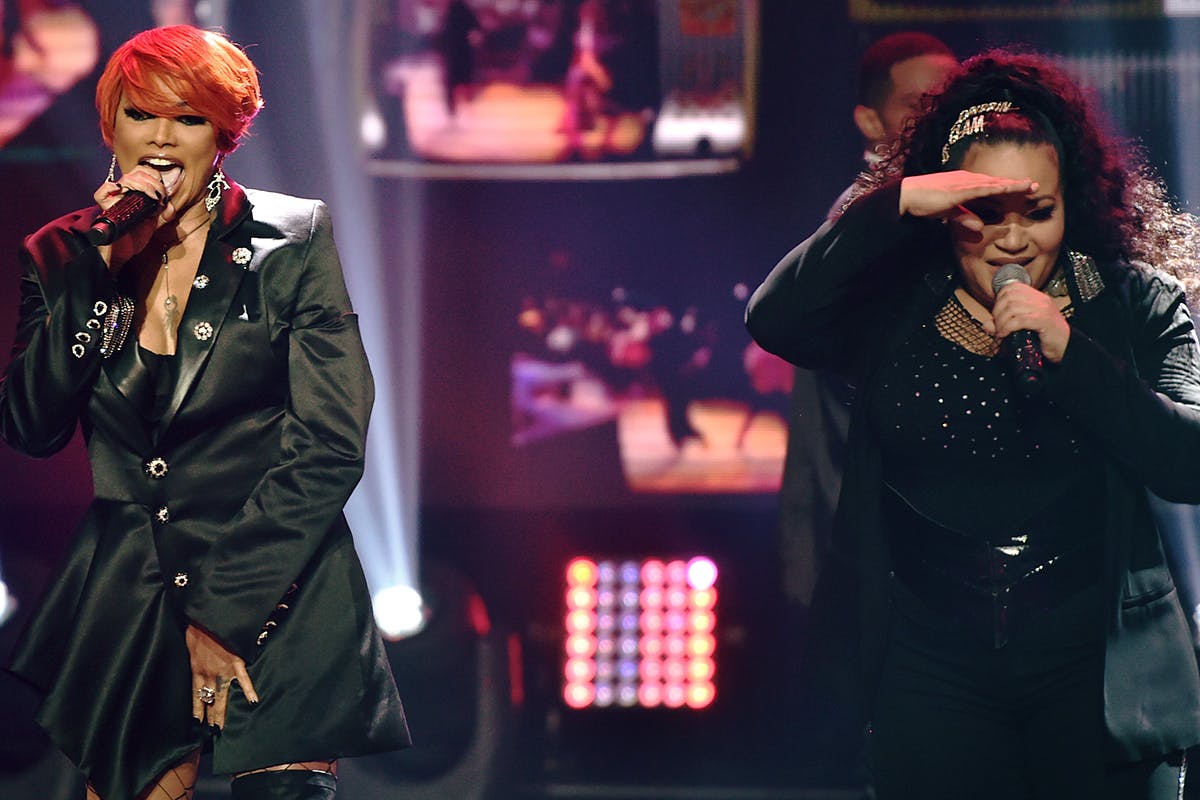 Salt-N-Pepa performing