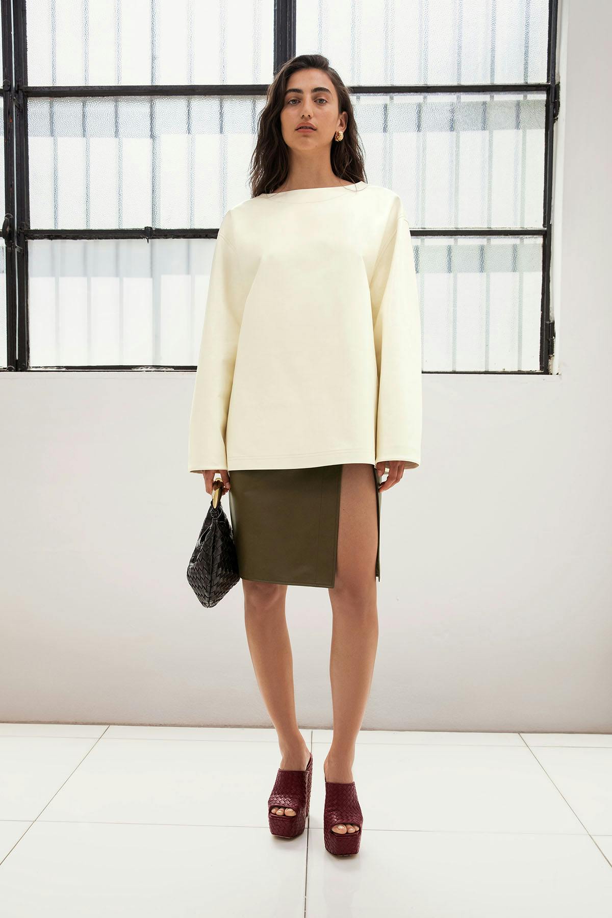bottega-veneta-resort-2023-17