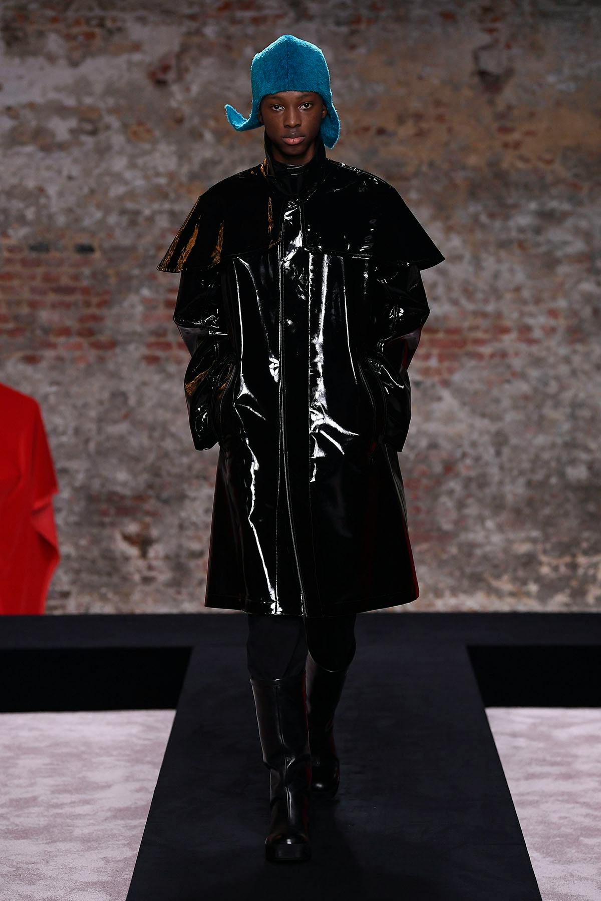 raf-simons-fw22-mens-womens-collection-30