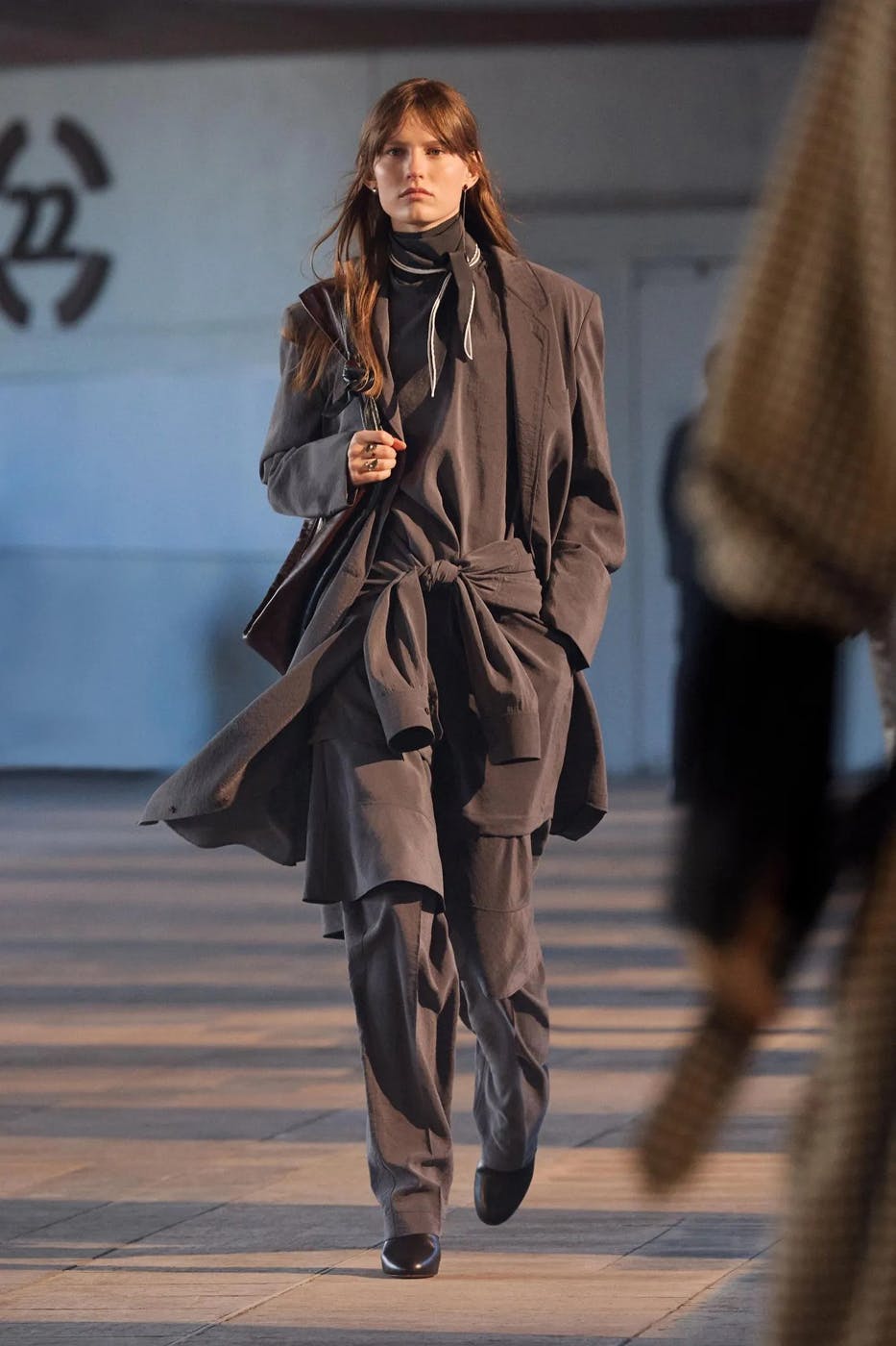 FW23 Fashion Trend: Tying Stuff Around the Waist