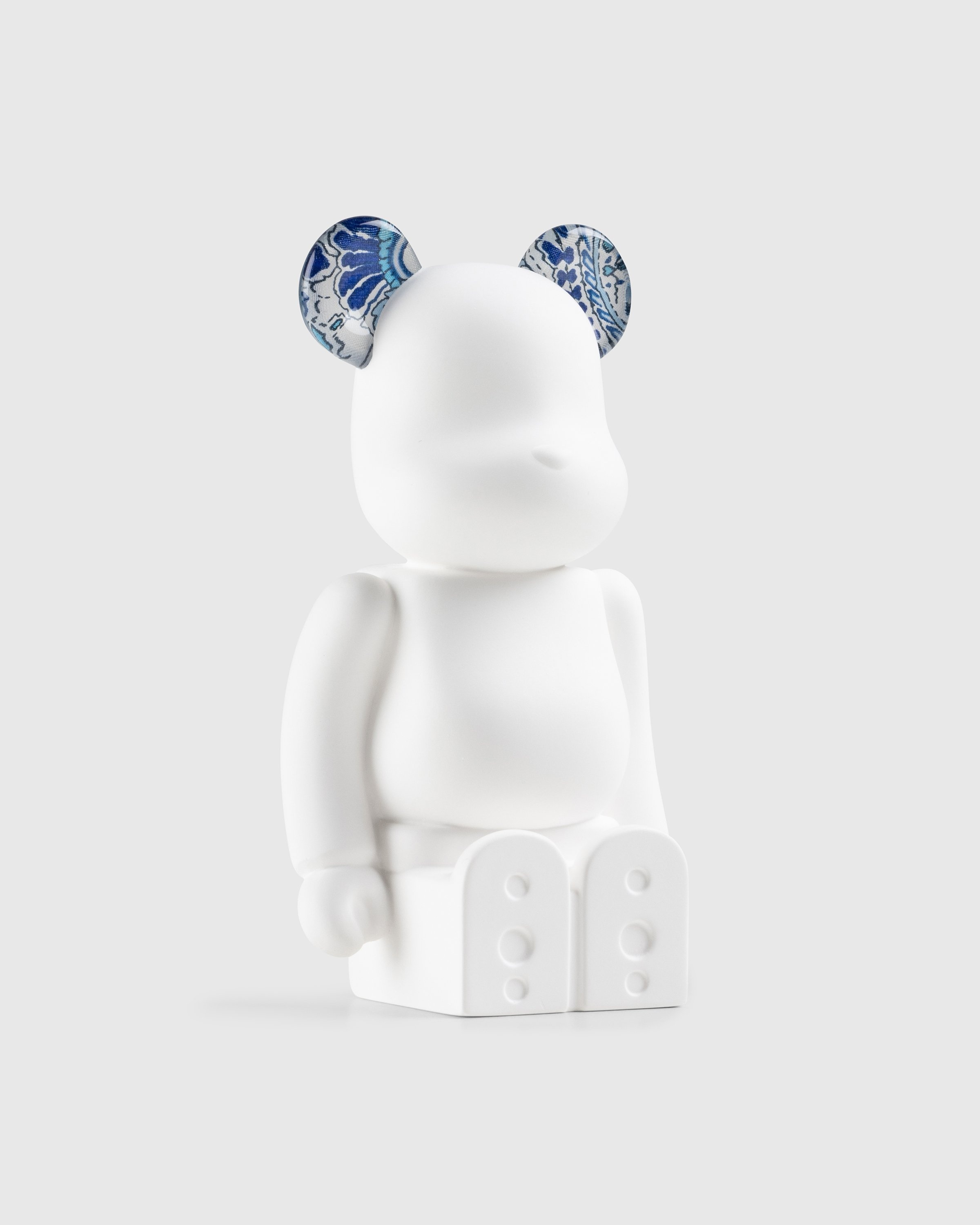 Medicom – Be@rbrick Aroma Ornament No.0 Liberty Fabrics Abbey Road Blue - Ceramics - Blue - Image 3