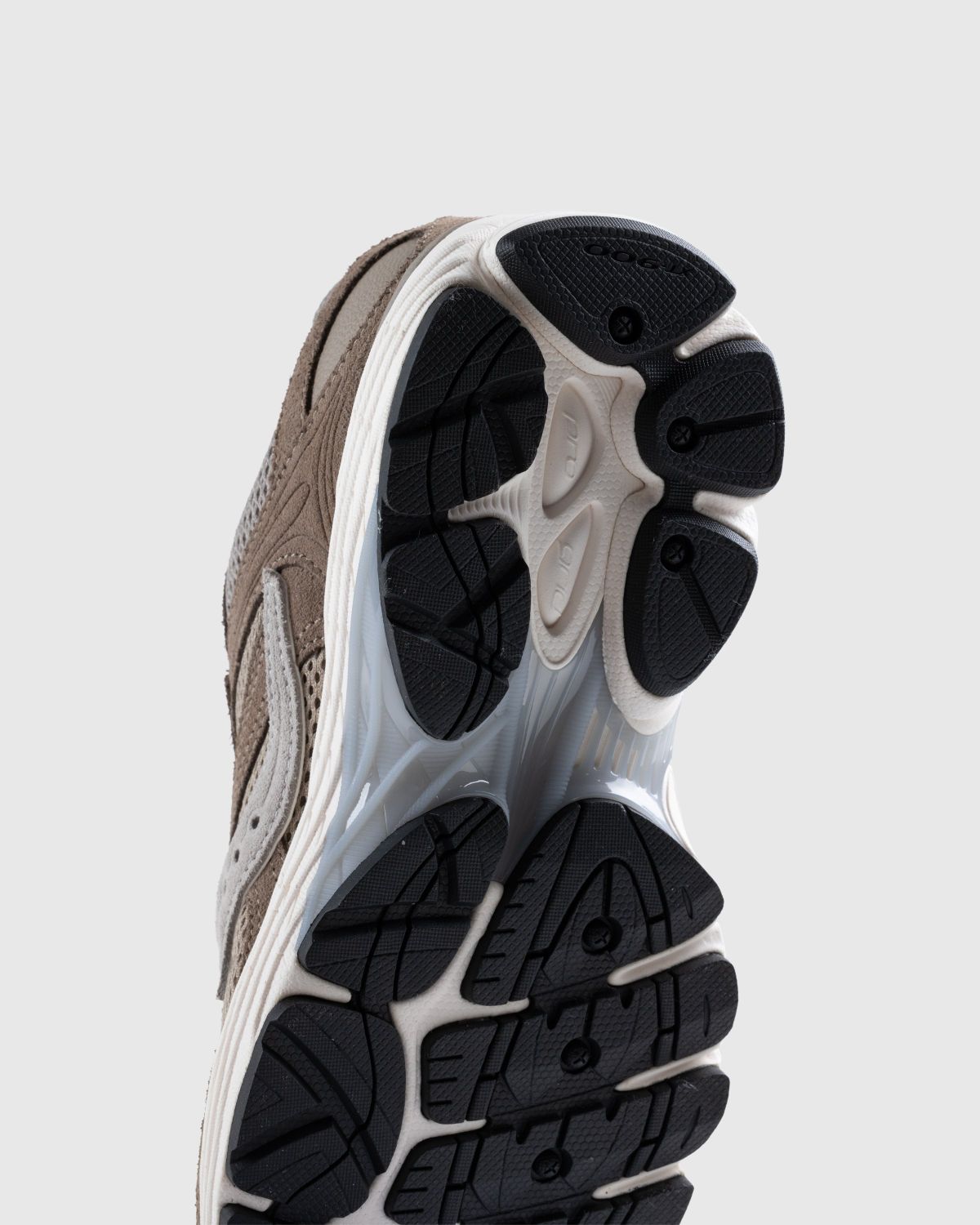 Saucony – ProGrid Omni 9 Premium Greige - Low Top Sneakers - Grey - Image 6