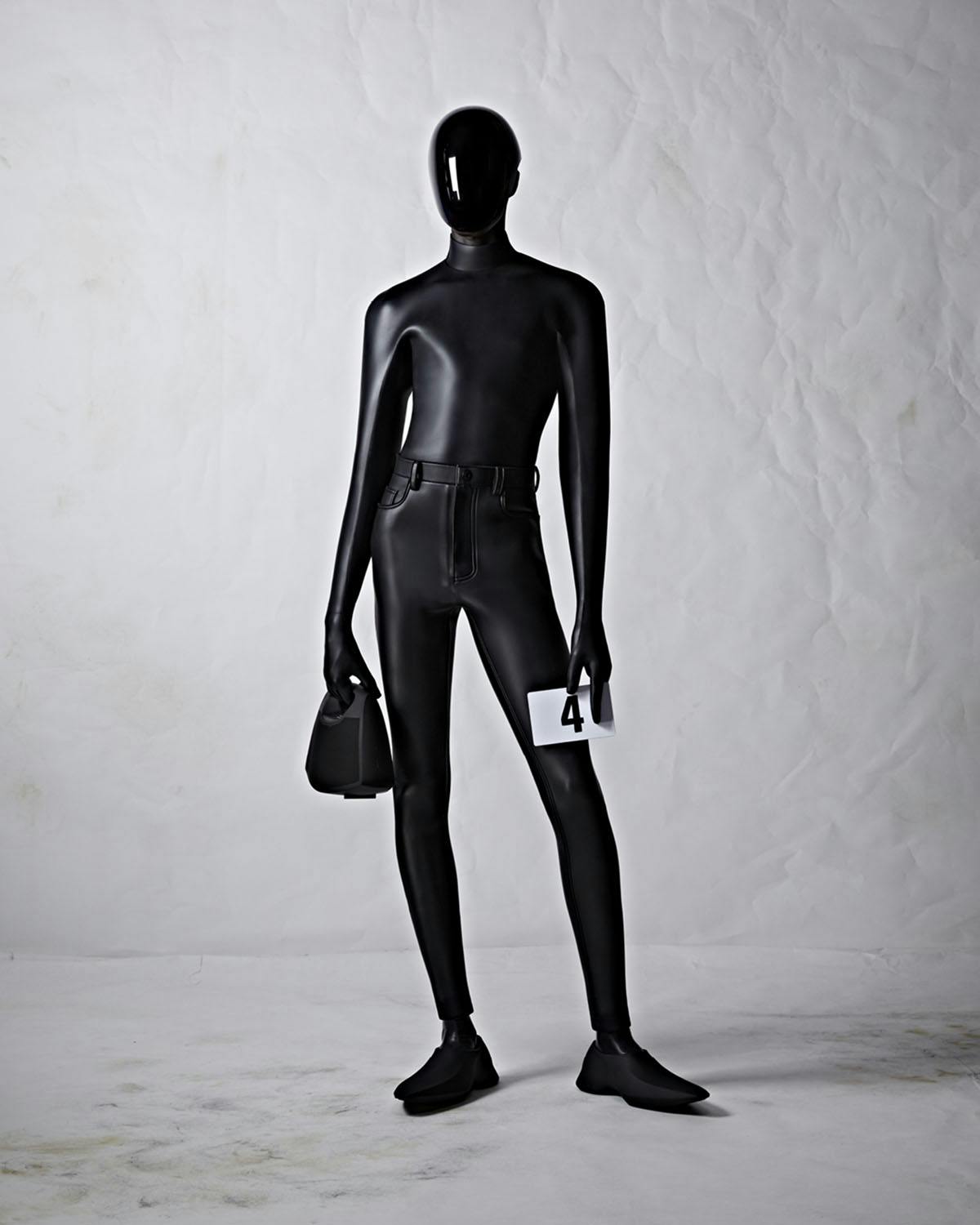 balenciaga-couture-2022-kim-kardashian-4
