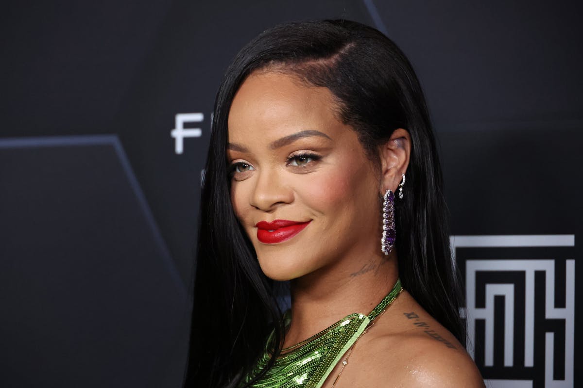 rihanna-rolling-loud-portugal-outfit